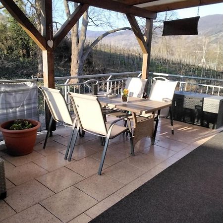 Die Ferienwohnung Lindenhof Zell an der Mosel Bagian luar foto