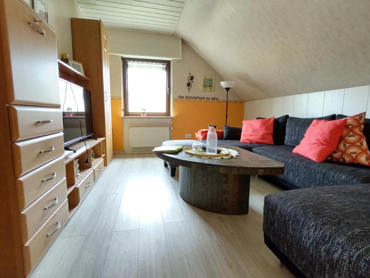 Die Ferienwohnung Lindenhof Zell an der Mosel Bagian luar foto